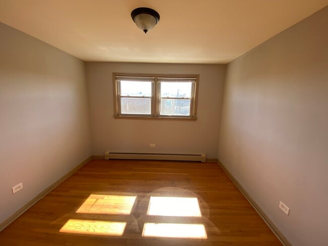 Building Photo - 6441 W Higgins Ave