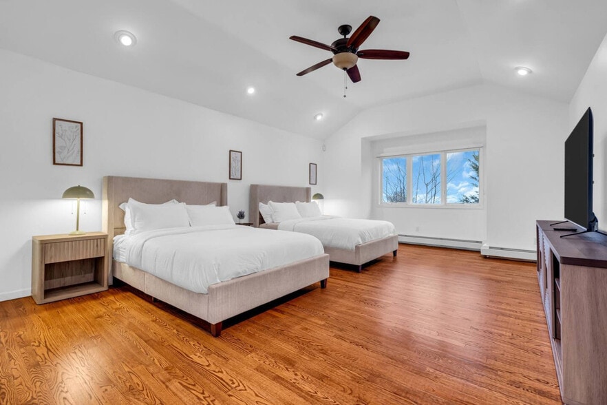 Building Photo - 6 Buchanan Ln