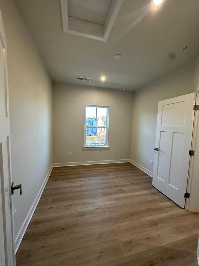 Building Photo - 8626 S Park Dr