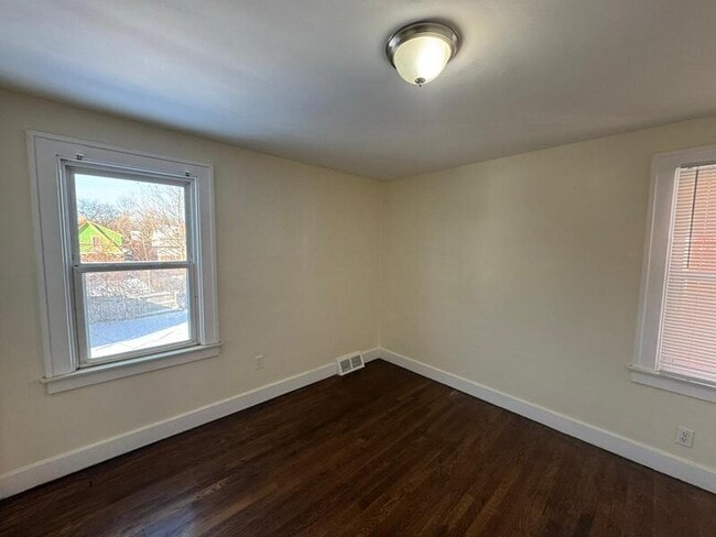 Building Photo - 15381 Stansbury Ave