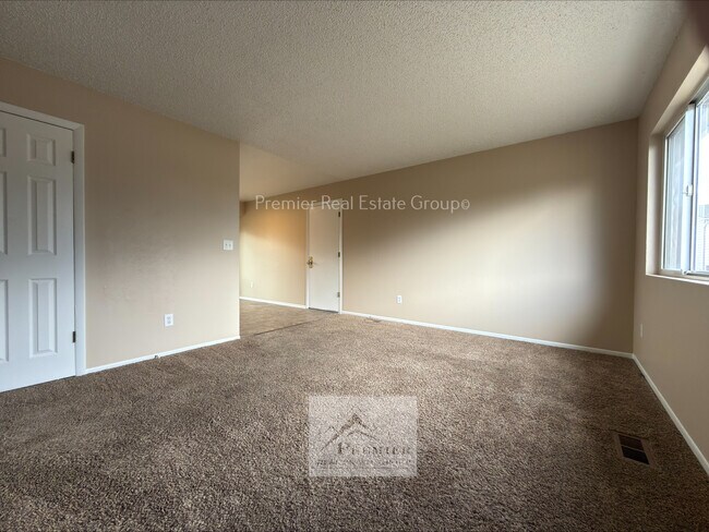 Building Photo - 334 Maram Way