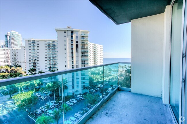 Building Photo - 4001 S Ocean Dr