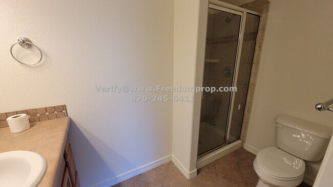 Building Photo - Great 2 Bedroom 2 Bath Duplex