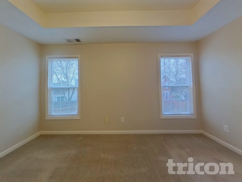 Building Photo - 2440 Lunetta Ln