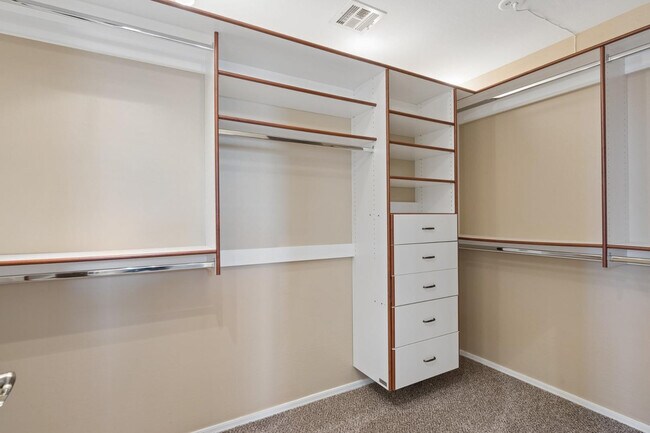 Building Photo - 1319 S Sabino Dr