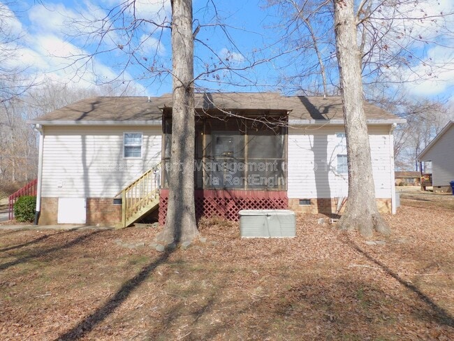 Building Photo - 2831 White Ln