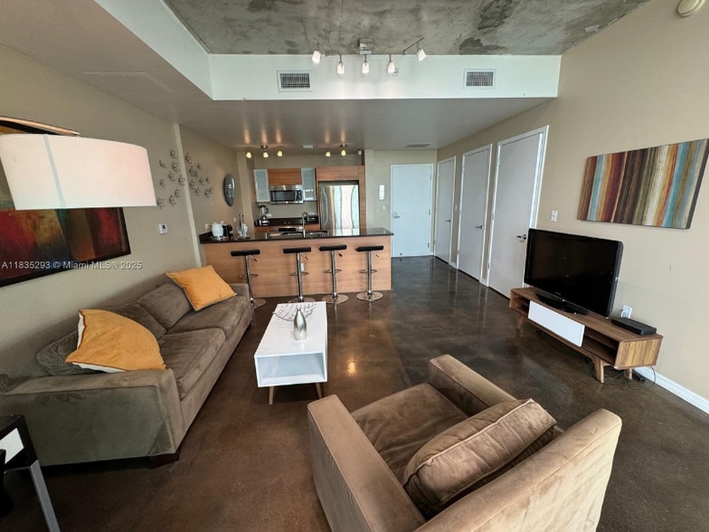 Building Photo - 3301 NE 1st Ave