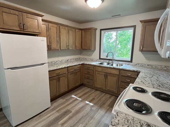 Building Photo - 313 4th St NW