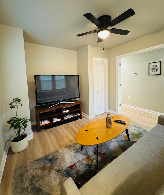 Building Photo - 2447 McAlpine Terrace