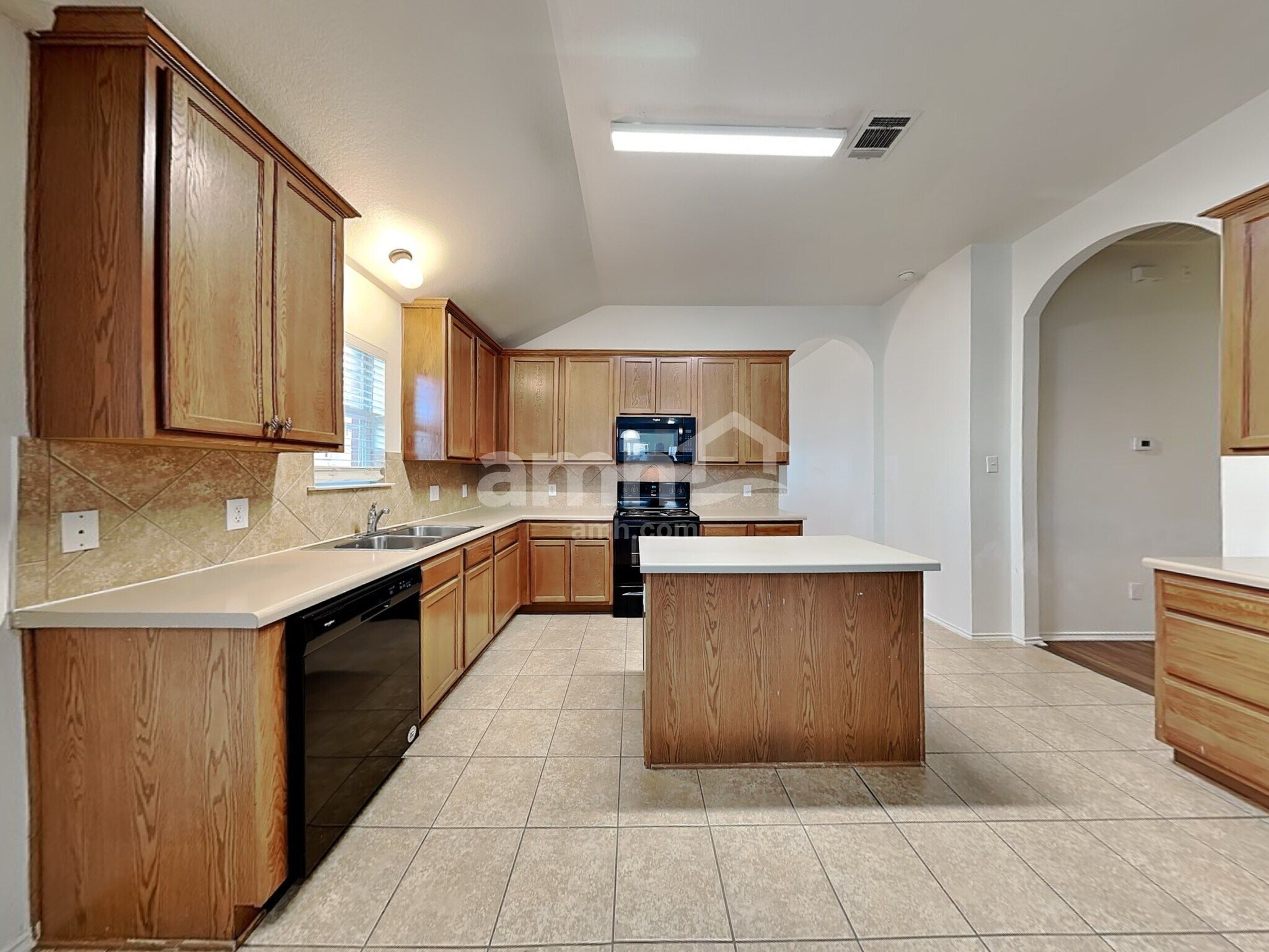 Building Photo - 121 Campos Dr