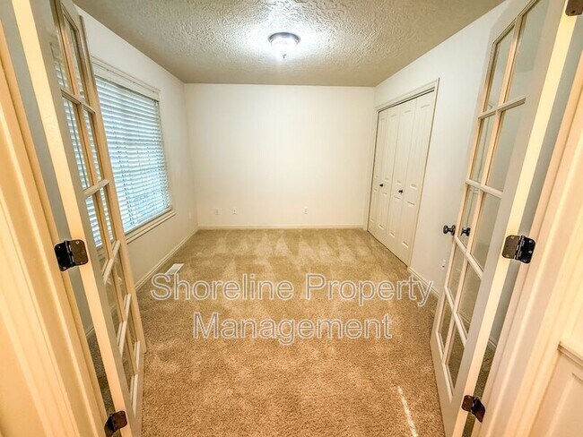 Building Photo - 2328 E Satterfield St