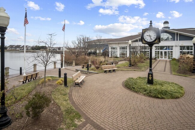 Building Photo - Comfortable, convenient, and well located Ashburn condo.