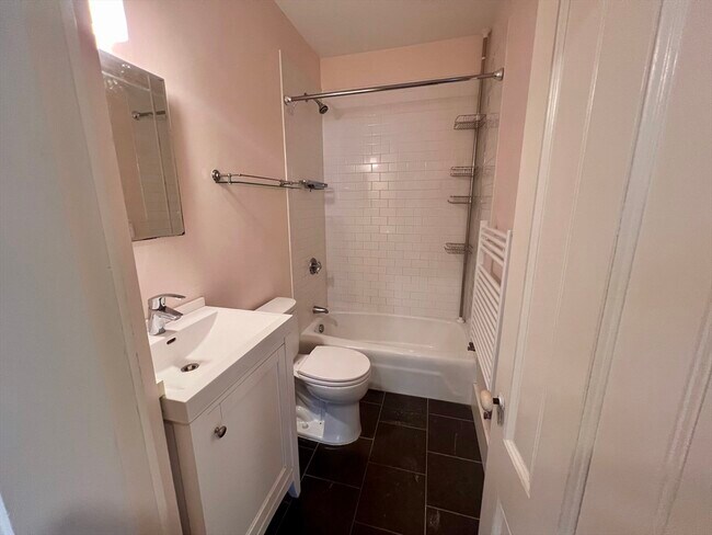 Building Photo - 188 Franklin St