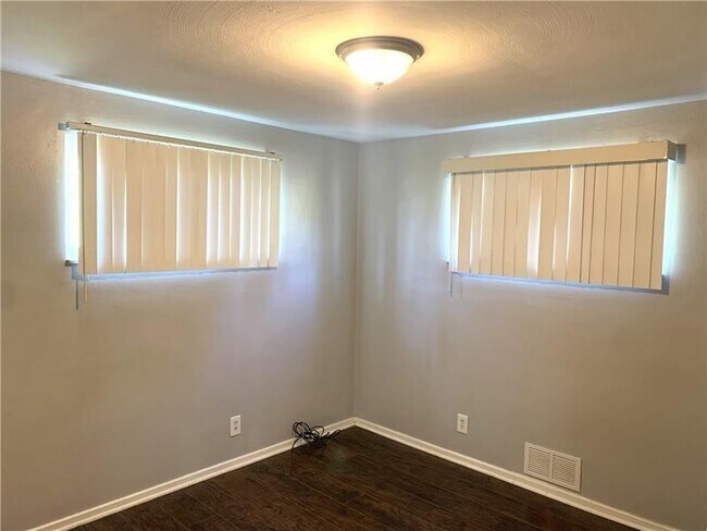 Building Photo - 3768 W 5th Ave