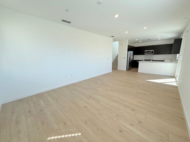 Building Photo - 10370 Bayson Wy