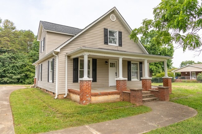 Primary Photo - 4085 Beach Rd