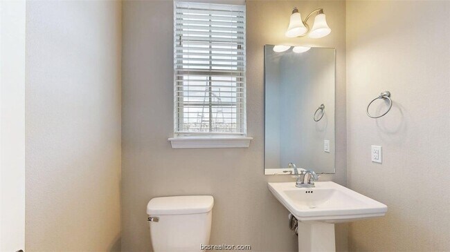 Building Photo - 2139 Big River St