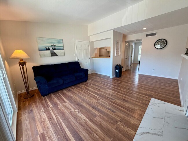 Building Photo - 3300 Pebblebrook Dr