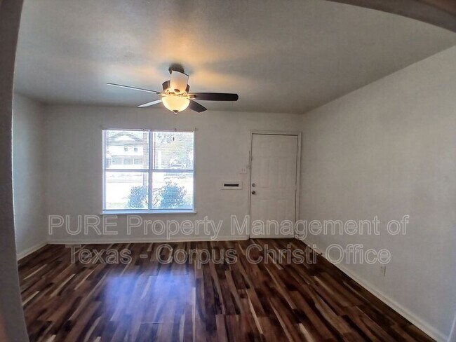 Building Photo - 901 Furman Ave