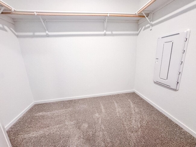 Building Photo - 10618 Nye Pass