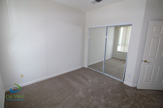 Building Photo - $3,695 - Spacious 2 Bedroom, 2.5 bath tri-level townhouse near Communication Hill in Lancaster Gates