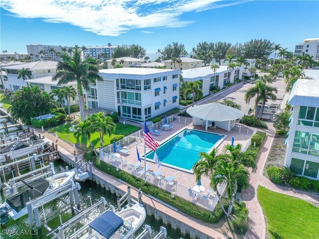 Building Photo - 2100 Gulf Shore Blvd N