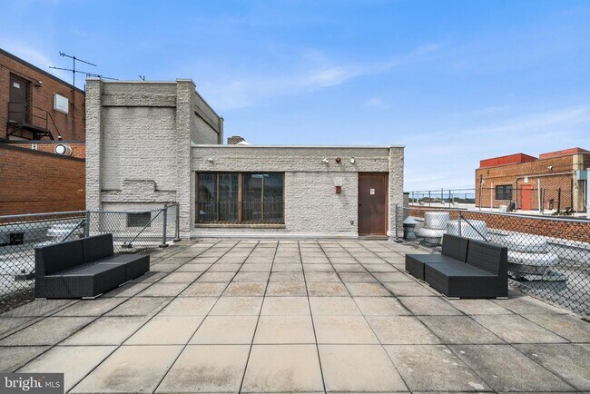 Building Photo - 3114 Wisconsin Ave NW