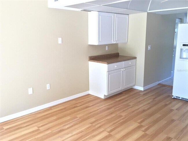 Building Photo - 315 30th Ave W