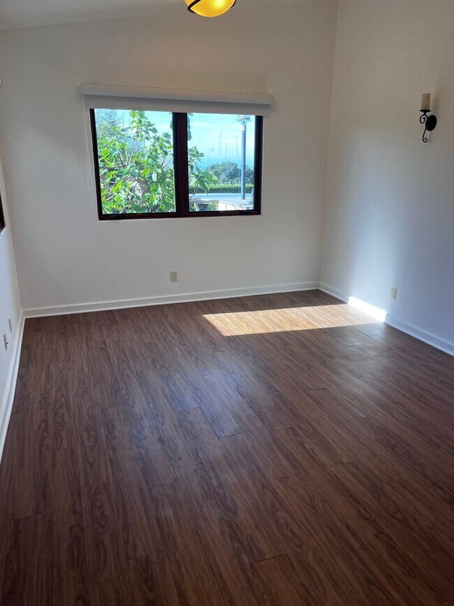 Building Photo - Montecito Property with a View and a Pool ...