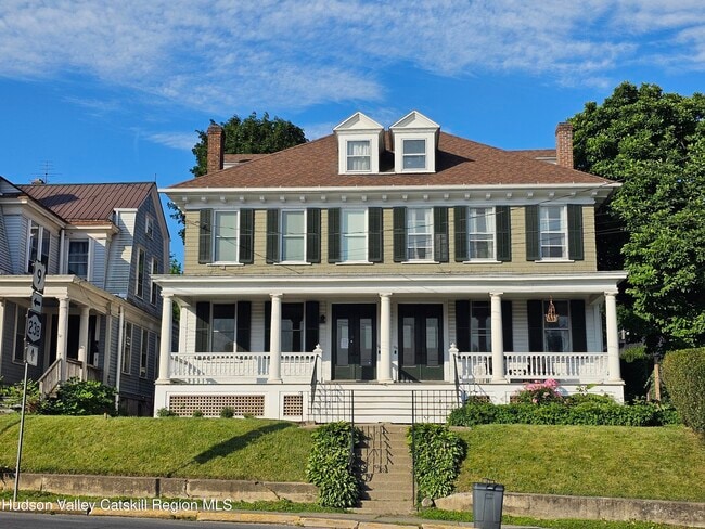 Building Photo - 161 Green St