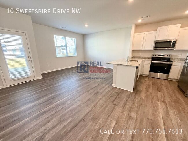 Building Photo - 10 Sweetspire Dr NW