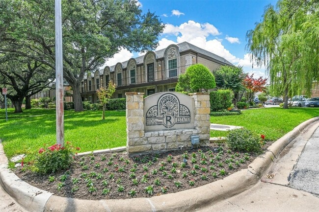Building Photo - 4002 Ridglea Country Club Dr