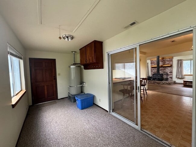 Building Photo - 2437 Ridgewood Dr