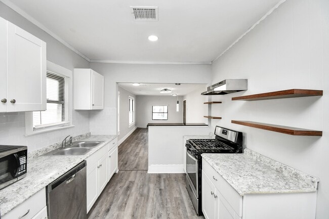 Building Photo - 1507 Laird St