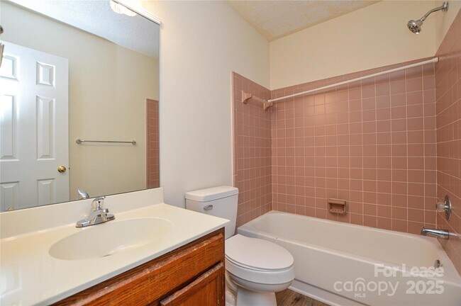 Building Photo - 3500 Rosedown Dr