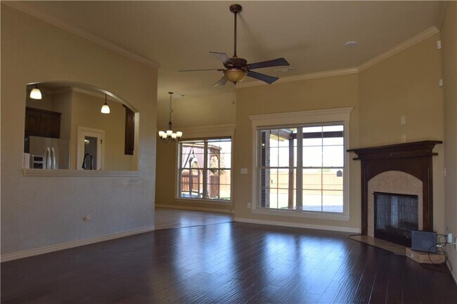 Building Photo - 3902 SW Flatrock Ave