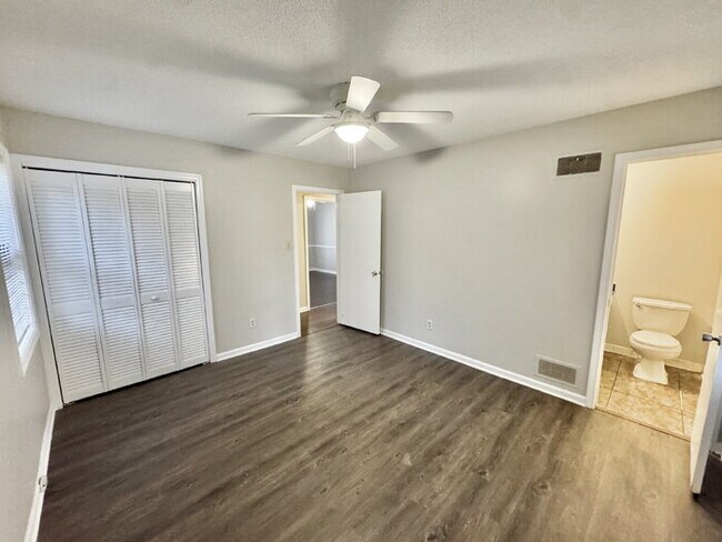 Building Photo - 5129 Kittie Lee Ln