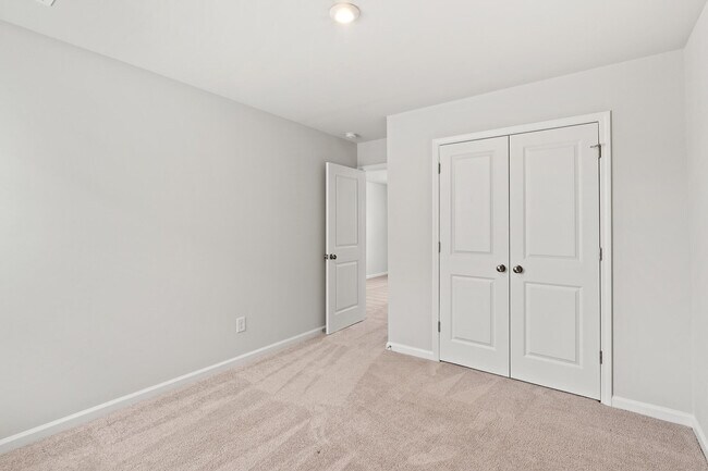 Building Photo - 644 Manitou Cir