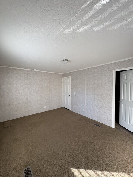 Building Photo - 12 E Manor St