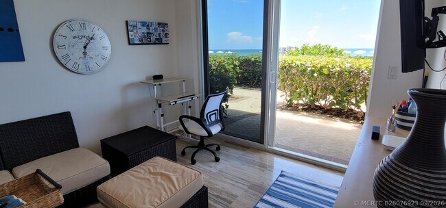 Building Photo - 15901 Collins Ave