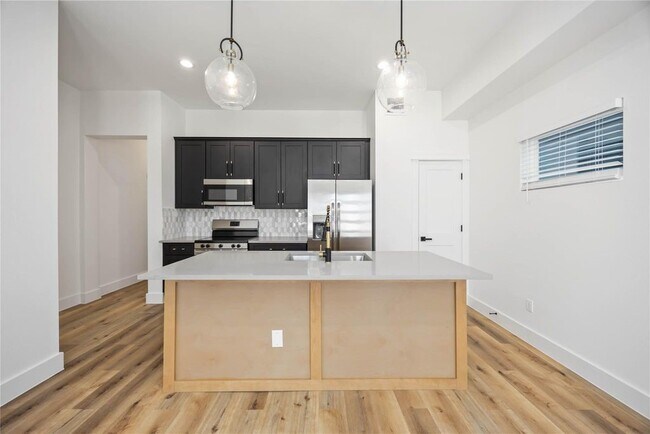 Building Photo - 8009 Cora St