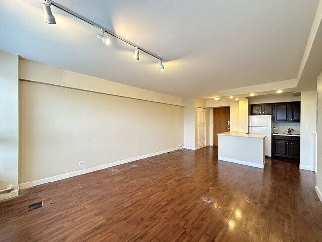 Building Photo - 4180 N Marine Dr