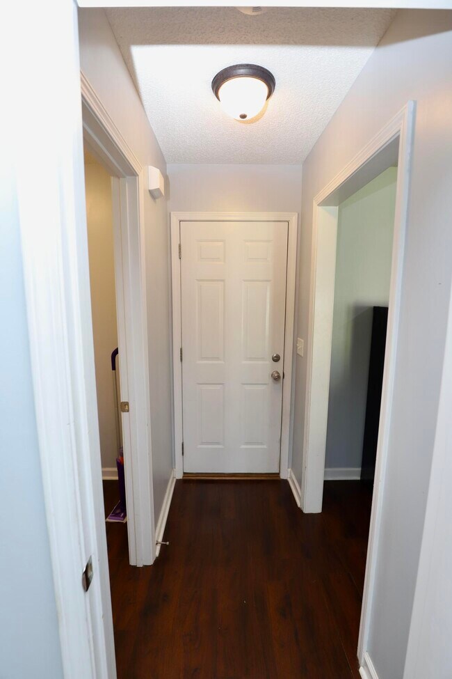 Building Photo - 4370 Excursion Dr