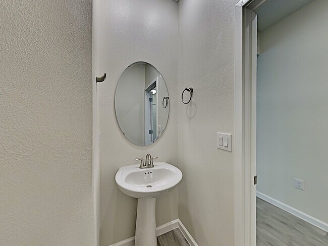 Building Photo - 9372 Tecumseh Dr