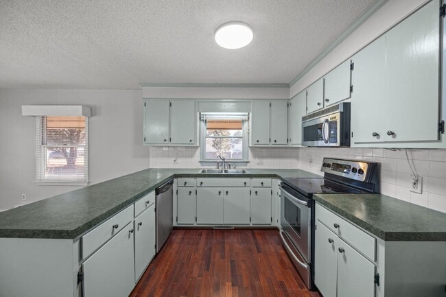 Building Photo - 4984 HWY 264