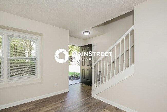 Building Photo - 4 Bedroom Pet-Friendly Home in GREENSBORO,...