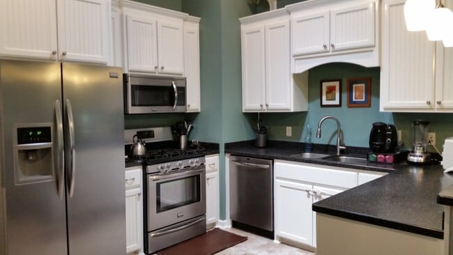 Building Photo - Charming Single Story Brick Home