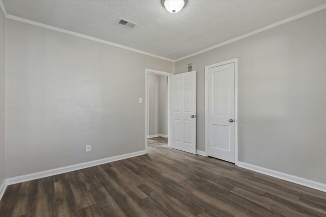 Building Photo - 1779 Preston St