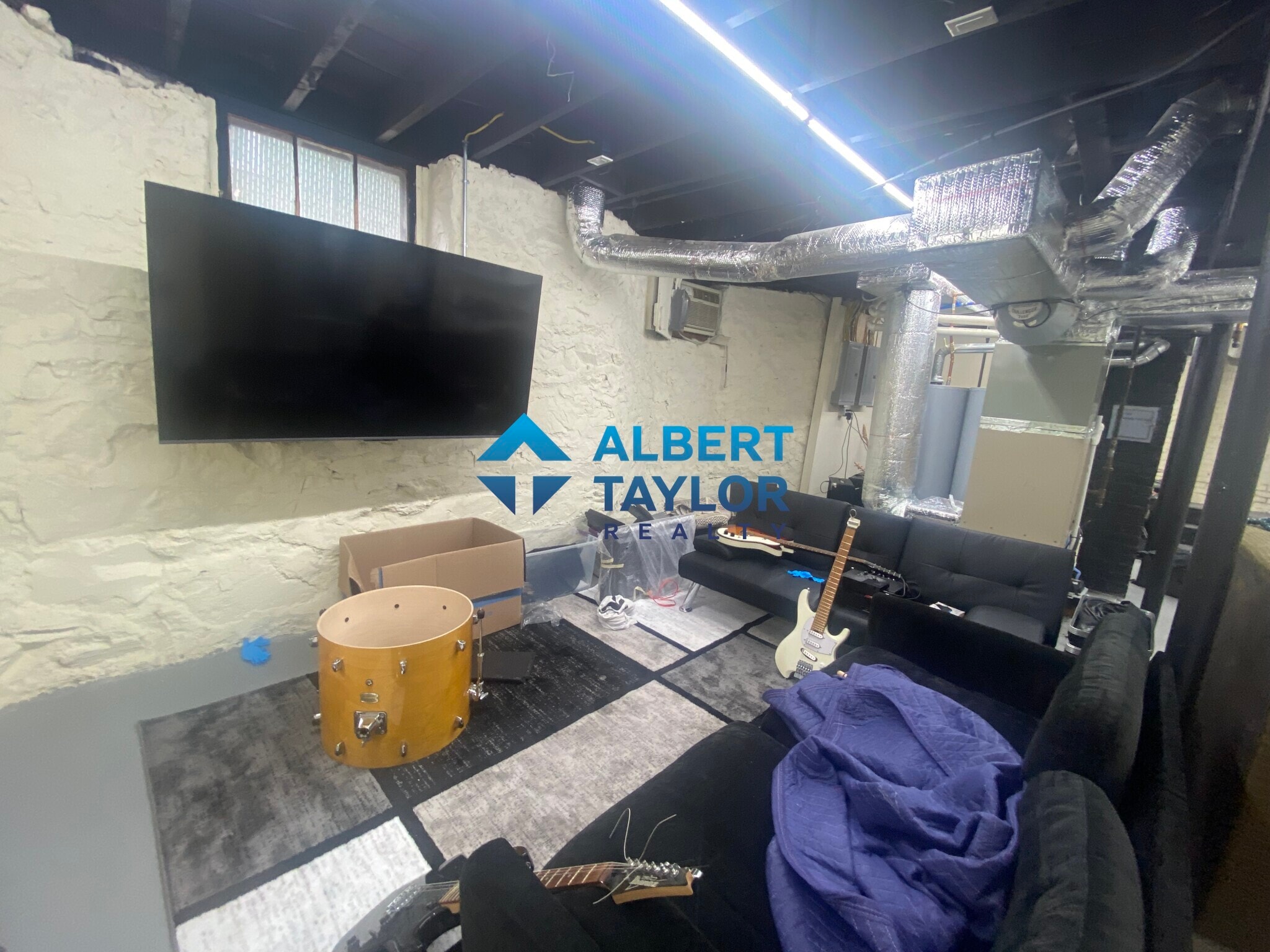 Building Photo - 18 Sawyer Ter