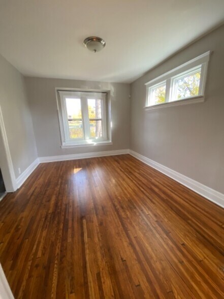 Building Photo - 5390 Fischer St